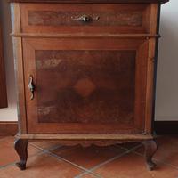 Elegante comodino vintage in legno massello – stil