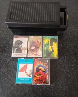 5 cassette musicali vintage con contenitore