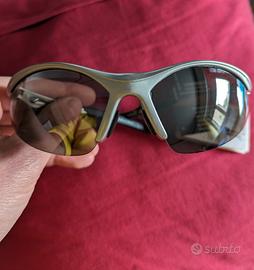 occhiali da sole sportivi