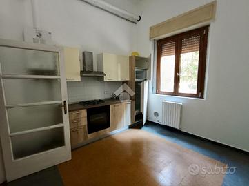 2 LOCALI A MANTOVA
