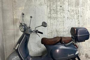 Vespa LXV 125 Edizione Speciale