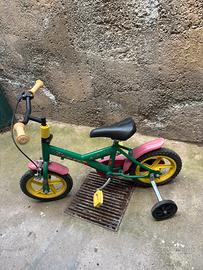 Bicicletta bimbo con rotelle