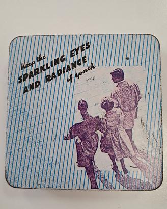 Scatoletta vintage in metallo Made in Japan