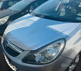 Opel Corsa 1.2 5 porte CAMBIO AUTOMATICO