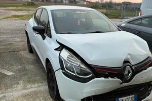 Auto demolita per esportazione
