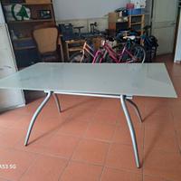 Tavolo in vetro temperato opaco 