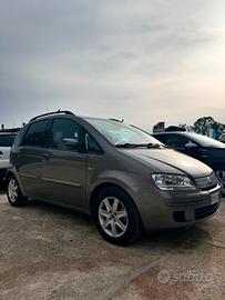 FIAT Idea 1.4 16V BlackEnergy