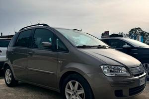 FIAT Idea 1.4 16V BlackEnergy