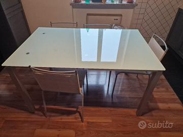 tavolo in vetro temperato 