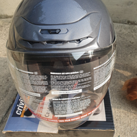Casco da moto nuovo nella scatola mai usato