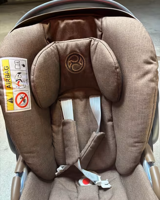SEGGIOLINO OVETTO CYBEX CON NASE ISOFIX