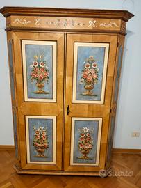 Armadio dipinto a mano