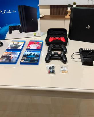 PS4 Pro(FW 11.00)+3 Joypad+24 Giochi+Accessori