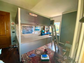 Oggetto originale  - letto e banco di studio