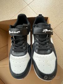 Scarpe con ruote per bambino 36.