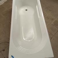 Vasca da bagno in vetroresina.