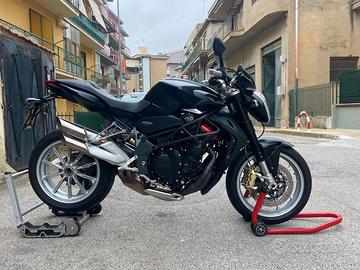 MV-AGUSTA-BRUTALE-1090R-KM-5808-COME-NUOVA