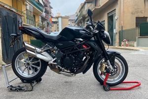 MV-AGUSTA-BRUTALE-1090R-KM-5808-COME-NUOVA