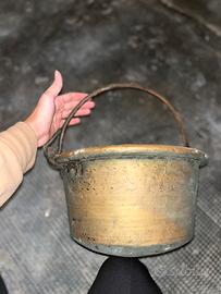 Calderone in rame antico