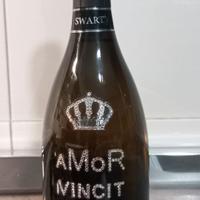 Bottiglia Swarovski con AMOR VINCIT OMNIA