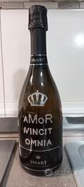 Bottiglia Swarovski con AMOR VINCIT OMNIA