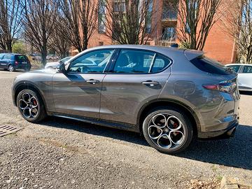 Alfa Romeo Stelvio aziendale