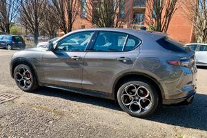 Alfa Romeo Stelvio aziendale