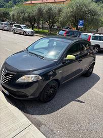 Lancia Y 3a serie neopatentato