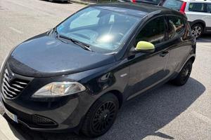 Lancia Y 3a serie neopatentato