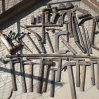 ATREZZI CHIAVI MARTELLI TASSELLI E ALTRO.