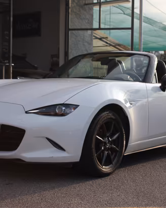 Mazda MX-5 130CV 6 Marce – Pelle, Navi, PDC Pronta