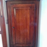 Mobile angoliera in legno
