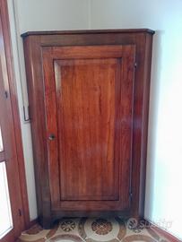 Mobile angoliera in legno