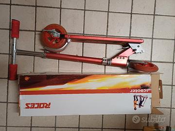 monopattino bimbi ragazzo Roces