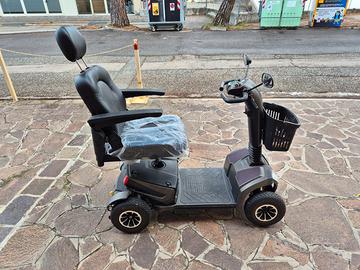 Scooter elettrico per anziani e/o disabili