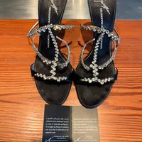 Sandali neri in raso e pietre Giuseppe Zanotti