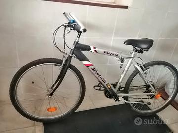 Bicicletta Mountain Bike 