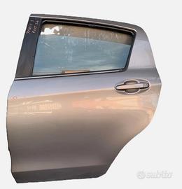Porta posteriore sinistra Toyota Yaris (2011-2016)
