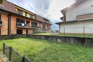 VILLA A SCHIERA DI 245 MQ A CALCIO