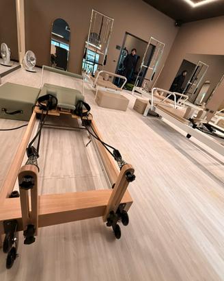 REFORMER MOOMA NUOVO in legno con accessori
