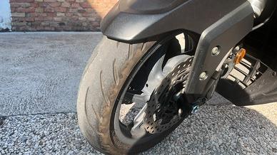 moto/scooter kimco ak 550 ets