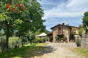 Rustico / Casale di 150 m² con 4 locali a Cavrigli