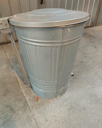 bidone in acciaio zincato con coperchio a pedale 