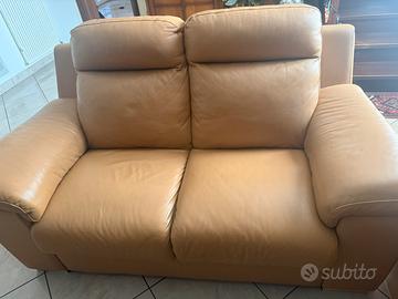 Divano 2 posti e 2 poltrone pelle