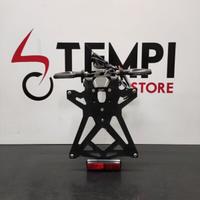 Porta targa Lightech completo di luci e frecce Suz