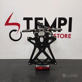 Porta targa Lightech completo di luci e frecce Suz