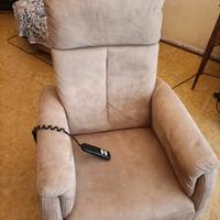 poltrona elettrica per anziani/disabili