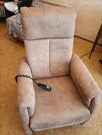 poltrona elettrica per anziani/disabili