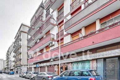 Appartamento di 140 m² con 4 locali e box auto a F