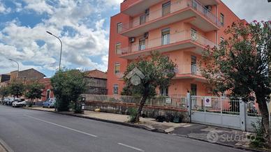 3 LOCALI A VIAGRANDE